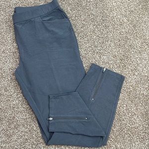 Eileen Fisher viscose gray pants size Large. Pull on. Seam on back, zipper ankle